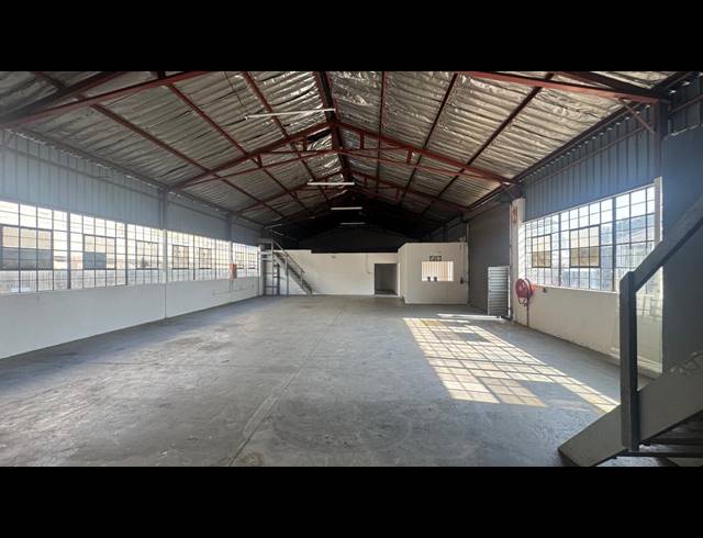 475M² WAREHOUSE TO LET IN WYNBERG